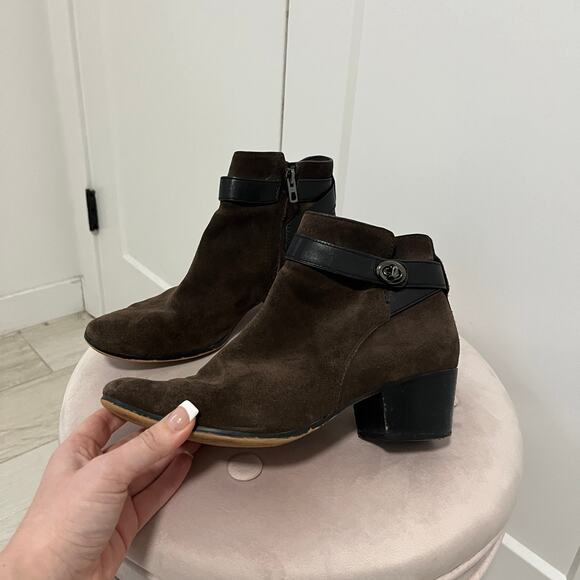 Coach Brown Patricia Suede Ankle Booties Size 8 - Picture 3 of 8